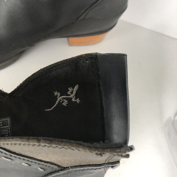 CHACO Fossil Ankle Boots Women’s 7.5 Black Leather Tassel Back Zip Stacked Heel - Picture 12 of 16